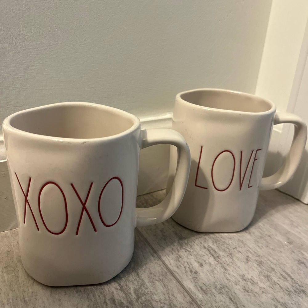 Rae Dunn Set of 2 Love Mugs